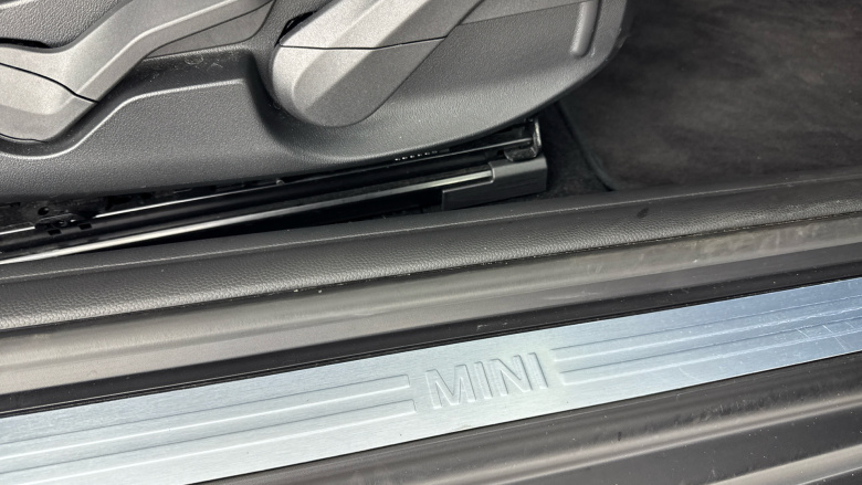 MINI Cooper 2.0 S Classic 3dr Auto Petrol Hatchback